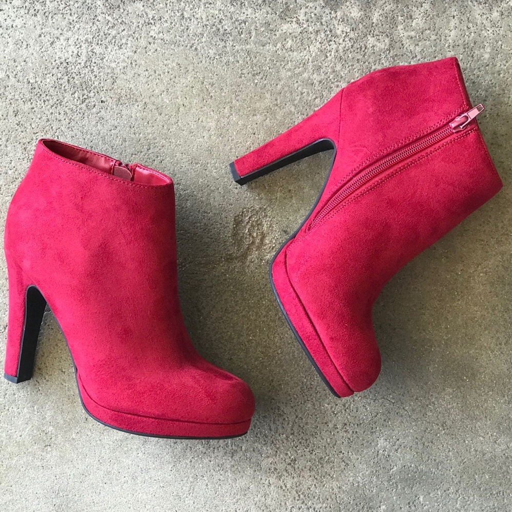 Soda Shoes Violin Red Suede Platform Ankle Bootie